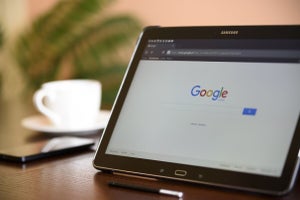 Google Meetの使い方とは、スマホやPCなどデバイス別に紹介