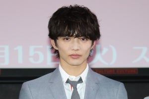 佐藤大樹、ラブシーンで肉体美も披露! 主演ドラマを猛アピール「沼ってほしい」