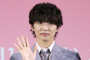 佐藤大樹、初恋の相手を告白「昔から禁断の恋が好きだったみたい(笑)」