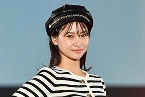 永尾まりや、ミニスカ×白黒ボーダーのマリンコーデで関コレ登場