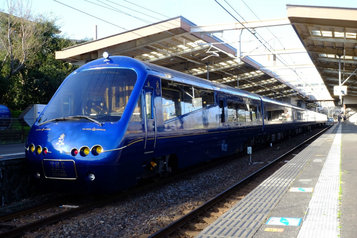 ロイヤルエクスプレス北海道クルーズ、横浜～伊豆高原間で体験乗車