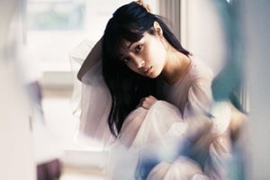 広瀬すず10周年写真集、発売1カ月で3度目重版　ベトナム撮影の新カット公開