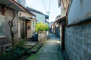 自転車で金沢市内を巡り、「アート、昭和、B級グルメ」を見て楽しんで食した