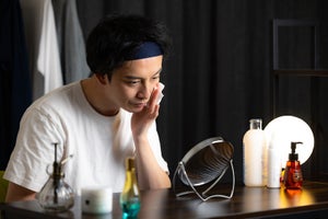 「スキンケアしている」男性は67% - 月の平均額は?