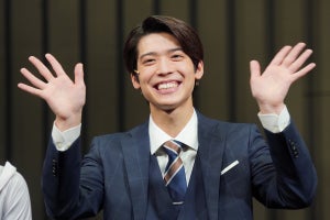 松島聡、稽古着にAOKIでスーツを新調　「自前!?」「衣装かと…」共演者驚き