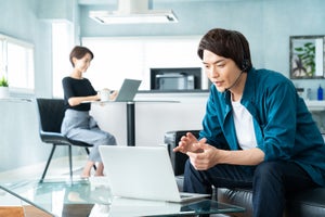 既婚テレワーカーに聞いた「平日に家事をする時間帯は?」