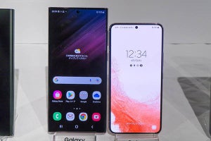 ハイスペックでコンパクトな「S22」、Sペン内蔵可能で4眼カメラの「Ultra」 - 新Galaxy発表会＆インプレッション 「Galaxy S22」シリーズ編