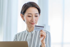 カードローン利用経験者「できれば利用したくない」が56% - 初めて利用した年齢は?