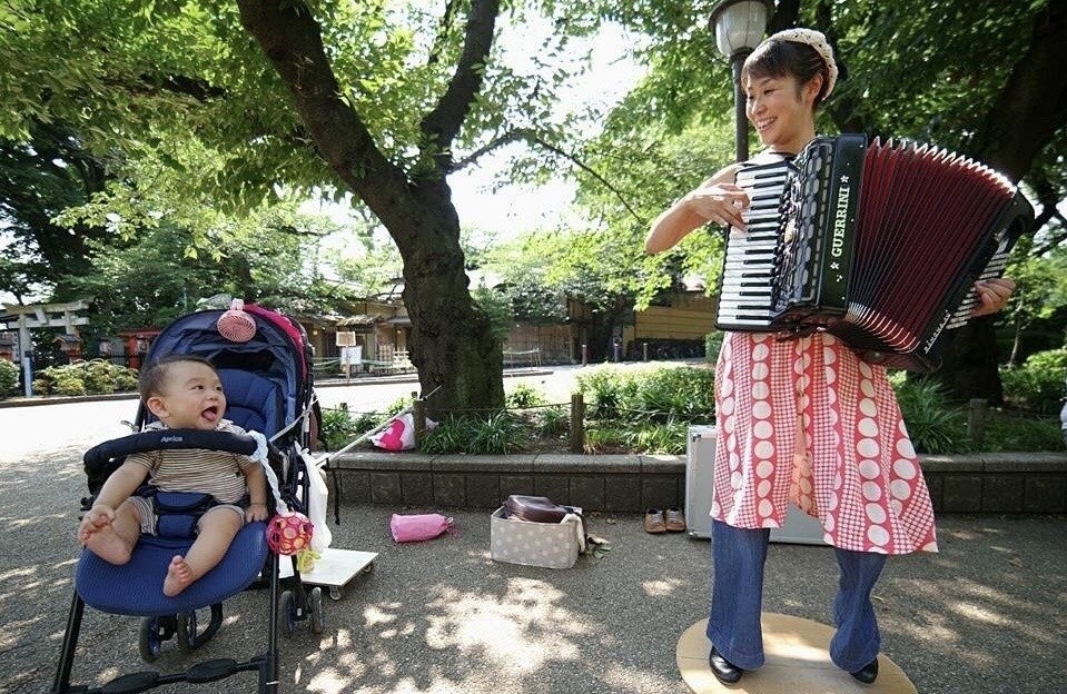 シングルマザーの大道芸人、コロナ禍のピンチで見せる驚異の精神力　密着Dが伝えたい「幸せ」の捉え方