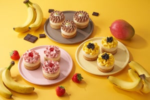 スタバから「フラワーケーキ」3種! ベアリスタのタンブラーなど夏の新作グッズも