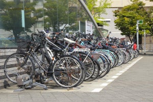 自転車を盗まれた人の7割以上が「施錠していた」、防犯登録無効に気づかなかった人も