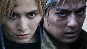 エド(山田涼介)、スカー(新田真剣佑)の攻撃で右腕が粉砕される…『ハガレン』衝撃映像