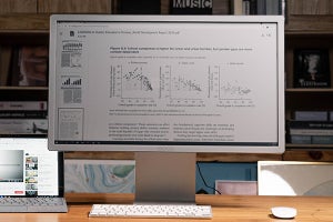 25.3型E Inkとスピーカー搭載したPCモニター「BOOX Mira Pro」