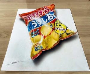 【神業】紙の上に置かれたポテトチップス。本物だと思ったら、実はイラスト⁉ - 思わず食べたくなっちゃうクオリティに「上手すぎる〜!!!」「本物にしか見えんw」と大反響