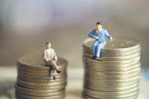 社会人のお小遣い額最も多いのは15万円以上!? 満足している人の割合は? 