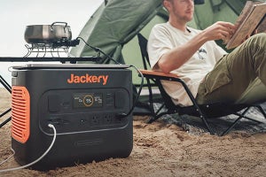 Jackery、2,160Whの大容量ポータブル電源　ソーラーパネルのセットモデルも