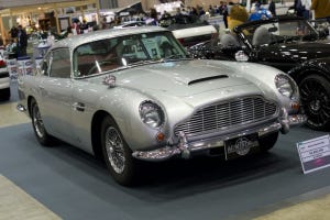 状態超良好なアストンマーティン「DB5」を発見! ボンド好きなら買い?