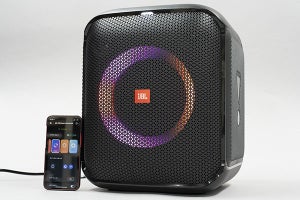 JBL、キューブ型重低音スピーカー「PartyBox Encore」。ポータブルPAにも