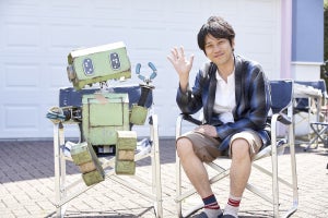 二宮和也、ロボットの日にオフショット!? ソニーとコラボの未来のaiboも