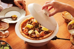 エレコム、お皿のように使えるIHホットプレート「HOT DISH」を一般販売