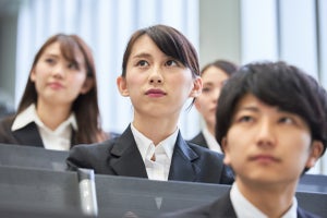 新入社員が働く上で企業に求めること、2位は「将来の成長性」 - 1位は?