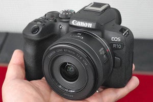 キヤノン、低価格APS-Cミラーレス「EOS R10」を7月28日に発売