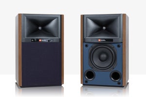 JBL、ストリーミング対応の小型モニタースピーカー「4305P」7月29日発売