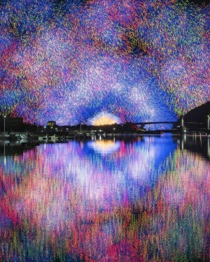 【まるで万華鏡】美しすぎる満開の花火写真にツイッターで感動の嵐 - 「涙出てくる」「死ぬ前に一回は観ておきたい」