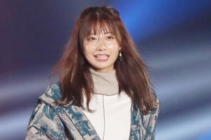 元AKB48鈴木優香、初ランウェイで転倒「真っすぐ歩こうと意識しすぎて…」