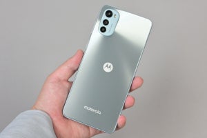 「moto e32s」レビュー、シンプルで不足なく使える2万円スマホ