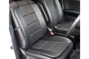 コメリ、運転の「体の負担」を軽減する座面クッションを【1590円】で発売