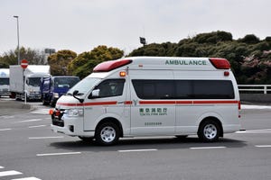 【ドライバー必見】運転中、救急車が来たらどうする? その対処法を示したツイートが話題 - 「とてもいい事を聞きました」「指示してもらえるのは助かります」