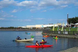 越谷のイオンレイクタウン協力のキャンプ、マルシェなどの水辺イベントが開催