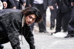 板垣瑞生、エキセントリックな動き! 『ハイロー』戦闘狂・ビンゾー役が話題に