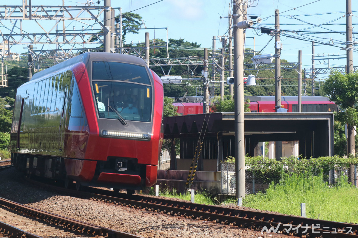 近鉄の臨時「ひのとり」宇治山田駅から乗車、阪伊間でも存在感示す