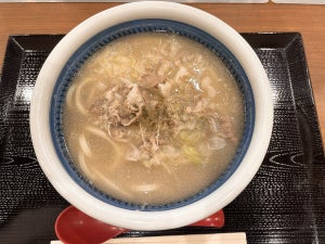 丸亀製麺、秋限定「神戸牛 旨だしうどん」は体に染み込むウマさが最高だった