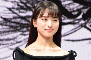 清原果耶、美デコルテ際立つエレガントな姿! 実は「負けず嫌いな性格」告白