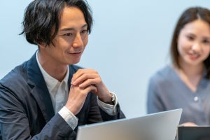 小賢しいの意味とは? 褒め言葉に使えるのかや「あざとい」などの類語を紹介