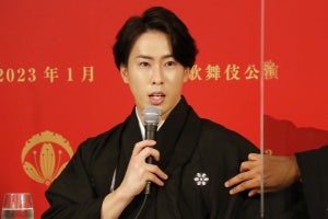 Snow Man宮舘涼太、会見で「たくさん撮って」 海老蔵の“だて様”呼びに喜ぶ場面も