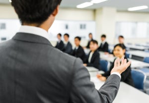 「銀行員なんてただの〇〇!」人事が新入社員に伝えた"銀行員の心得"とは? - 的確なアドバイスに共感の声集まる