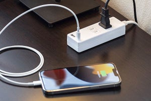 USB Type-AとType-Cポートの両方を備える電源タップ　サンワサプライ