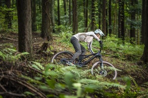 スペシャライズド、超軽量e-MTB「Turbo Levo SL」購入でヘルメットとシューズがもらえるキャンペーンを開始!