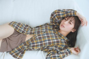 日向坂46齊藤京子、おヘソショットも披露　『WHITE graph』表紙&巻頭56P