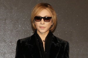 YOSHIKI、YOSHIさん急逝「悲しい」 後日会見の意向「気持ちを伝えられれば」