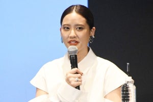 山崎紘菜『舞いあがれ！』出演にドキドキ　“柏木”目黒蓮は「強烈ですよね」