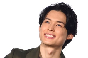 松村北斗、“芹澤朋也”としてサプライズする神木隆之介に「チョケすぎ」