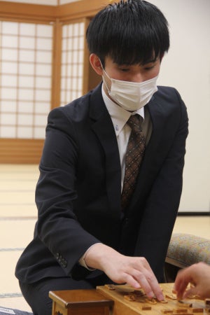 棋譜から伝わる覚悟と準備　小山アマが徳田四段を下し棋士編入試験１勝目　棋士編入試験五番勝負第１局