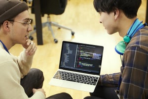 年収800万円以上の割合が高いプログラミング言語は? - 最も使われている言語は「JavaScript」