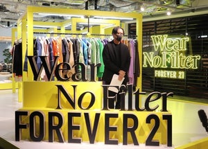 再上陸のFOREVER21、2023春夏モデルを公開 - 大量生産・大量消費のイメージから脱却するコレクション