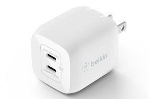 USB-C×2ポート装備で45W出力のUSB PD充電器、2ポート使用時は25Wと20W